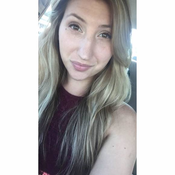 Meet your Posher, Erin - Picture 1 of 1